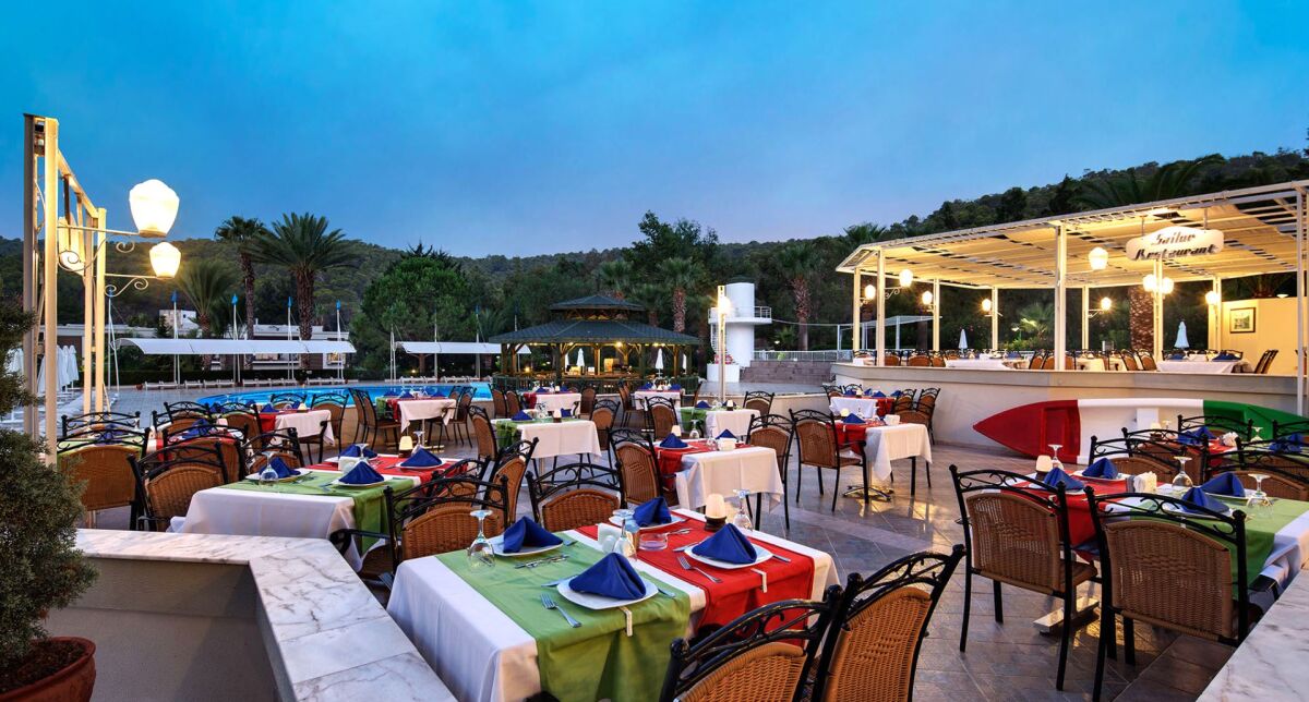 Crystal Green Bay Resort & Spa Turcja - Wyżywienie