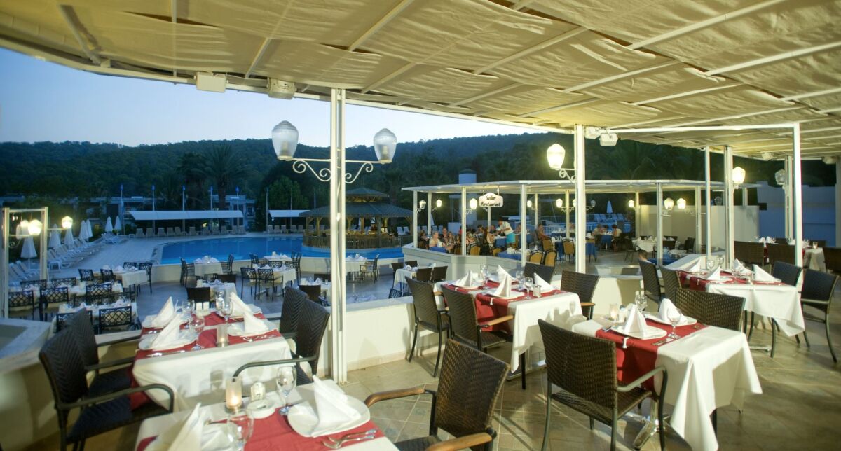 Crystal Green Bay Resort & Spa Turcja - Wyżywienie