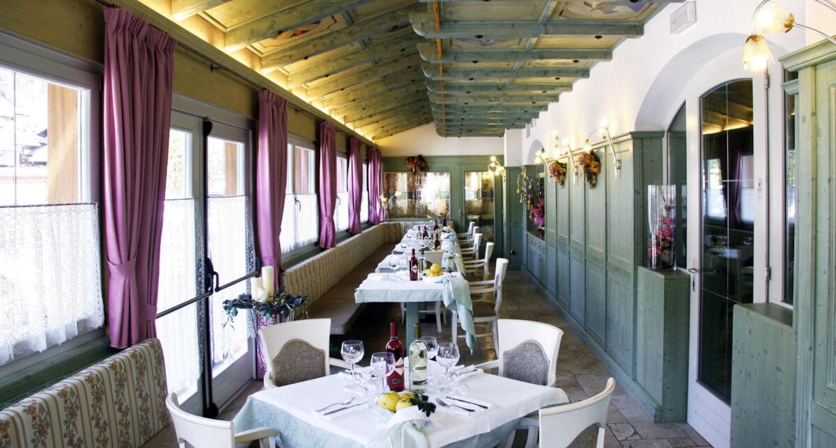 Gran Chalet Soreghes Włochy - Hotel