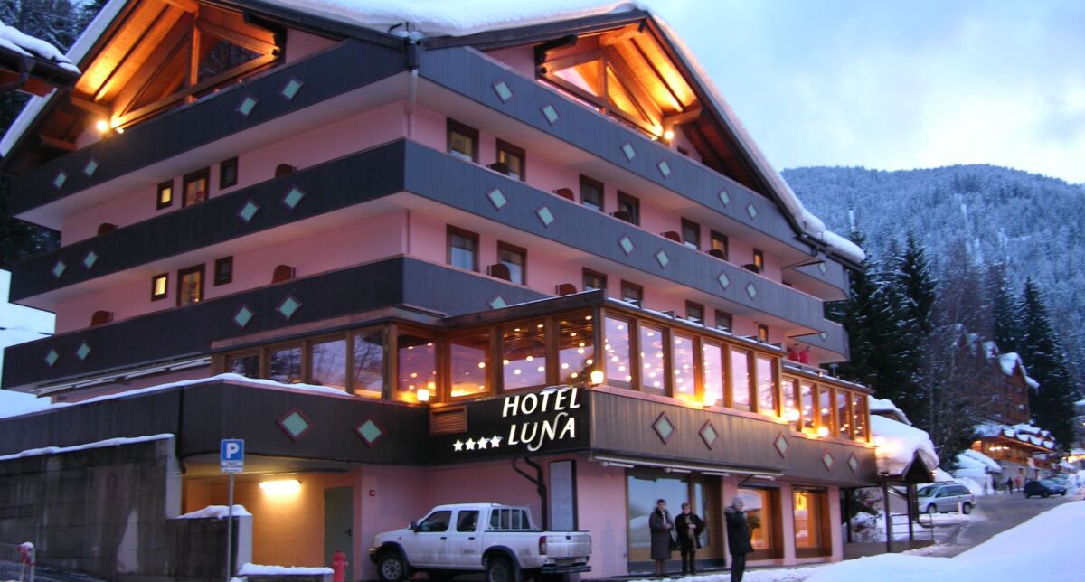 Luna Wellness Hotel Włochy - Hotel