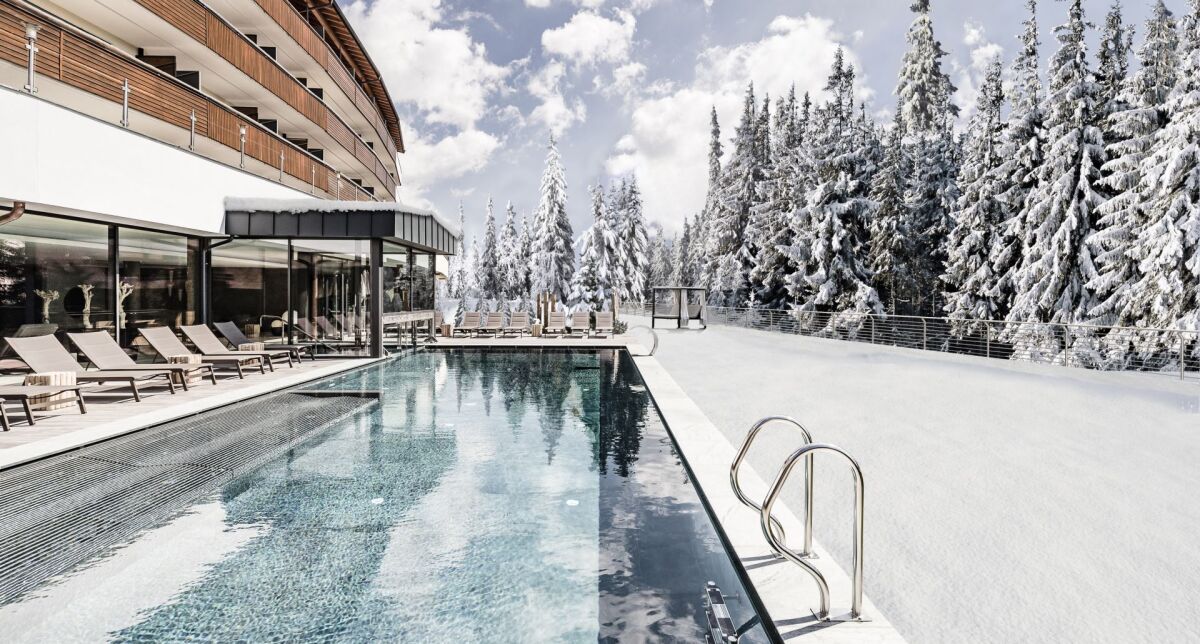 Josef Mountain Resort Włochy - Hotel