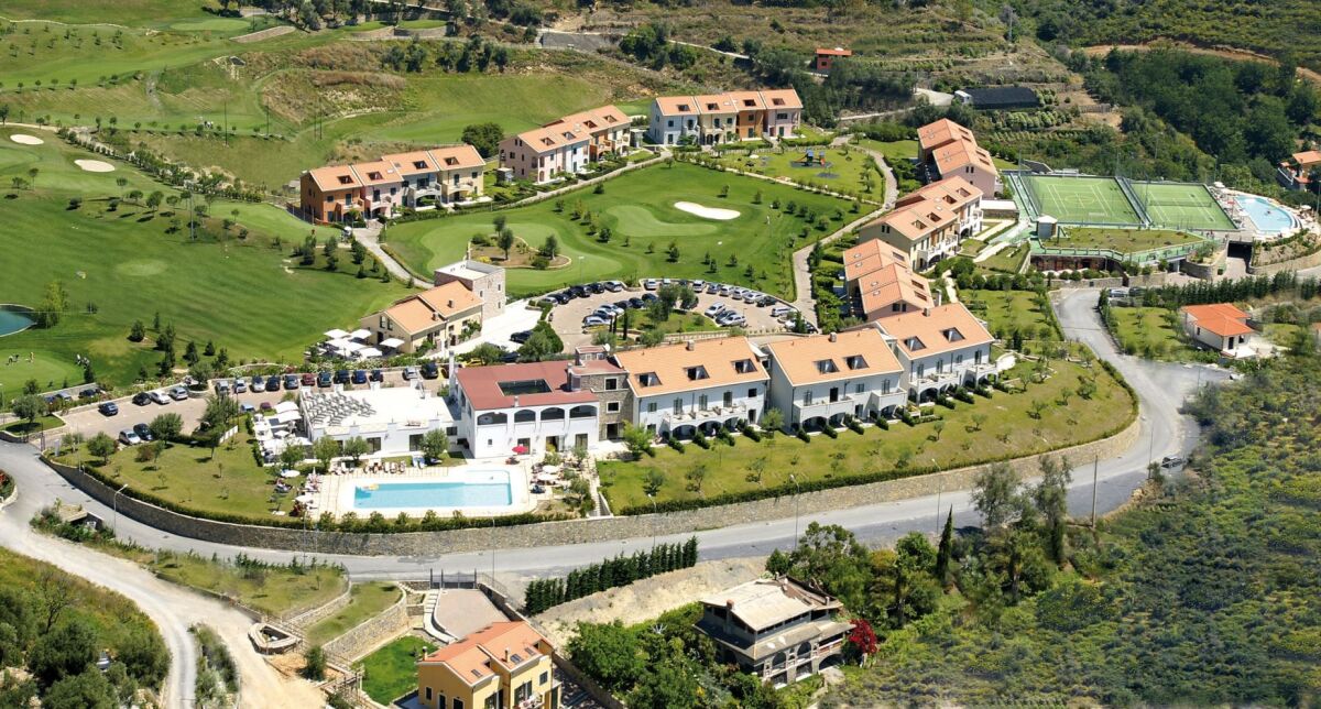Castellaro Golf Resort Residence Włochy - Położenie