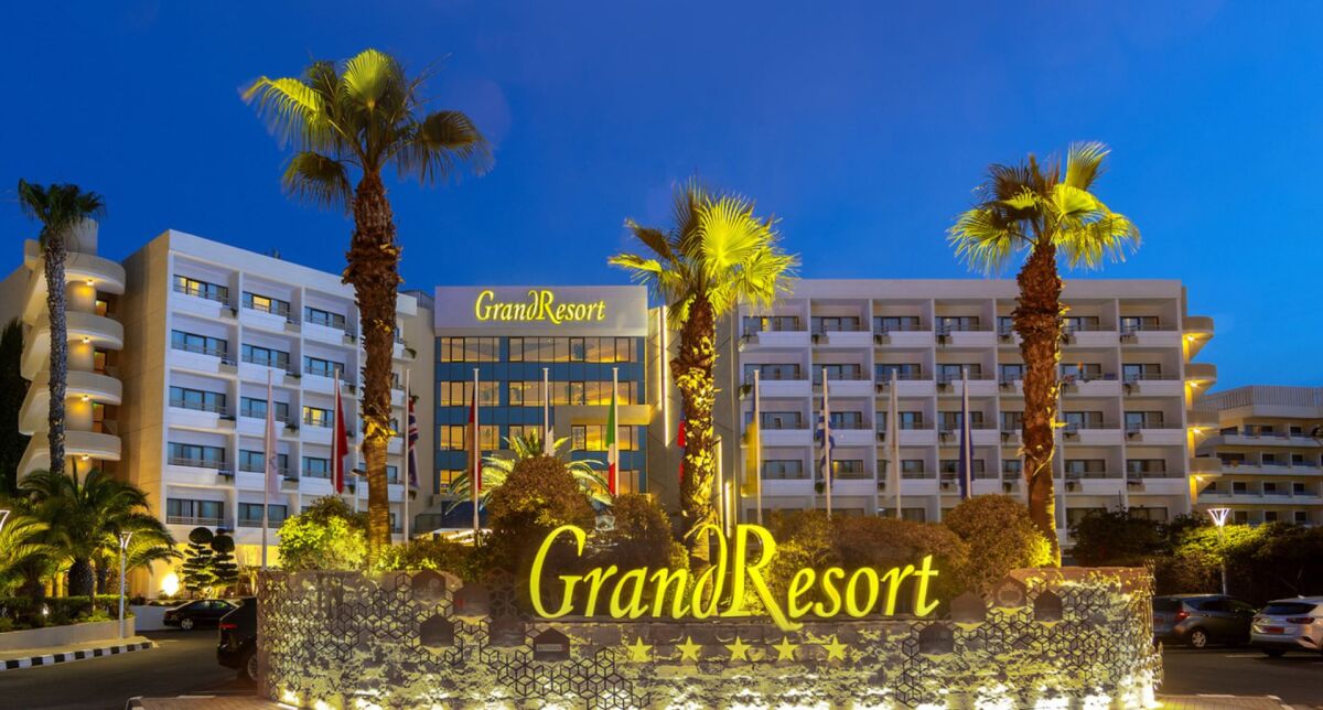 GrandResort Limassol Cypr - Hotel