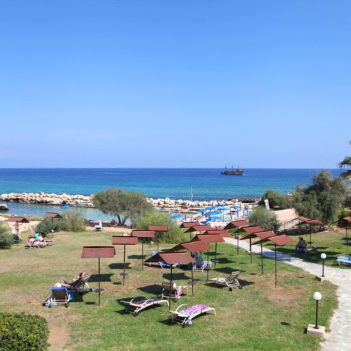 Mimosa Beach Hotel Cypr - Położenie