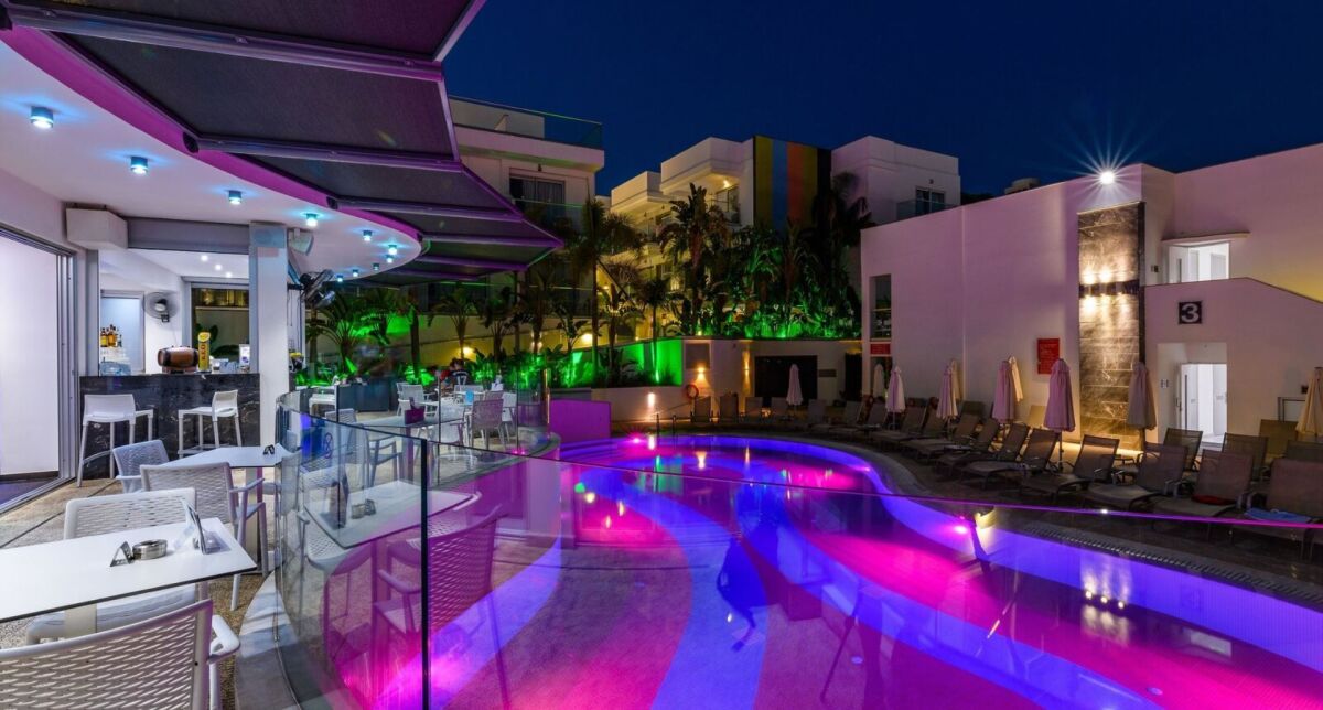 Tasia Maris Oasis Cypr - Hotel