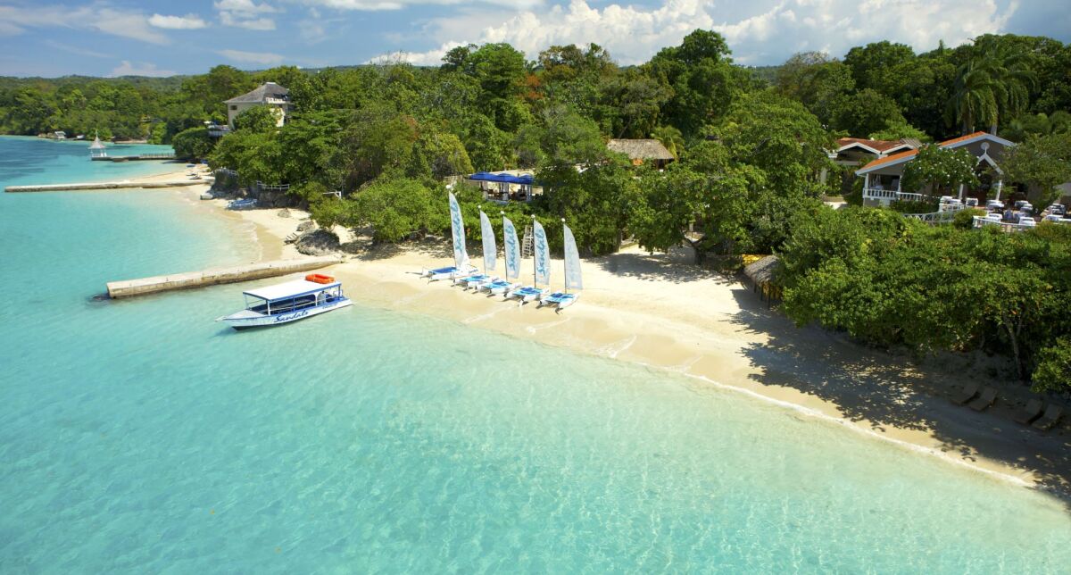 Sandals Ochi Beach Resort Jamajka - Położenie