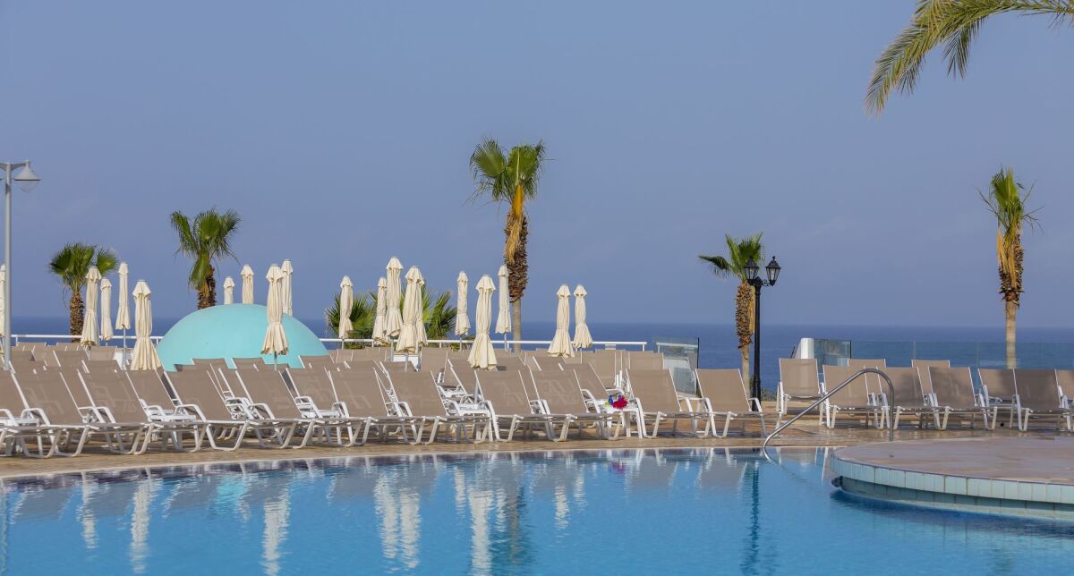 Leonardo Laura Beach & Splash Resort Cypr - Hotel